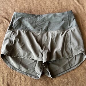 Lululemon Hotty Hot High Rise Short 2.5”